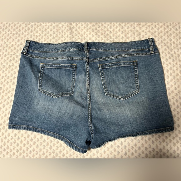 TORRID JEAN SHORTS SIZE 22 - Picture 3 of 3